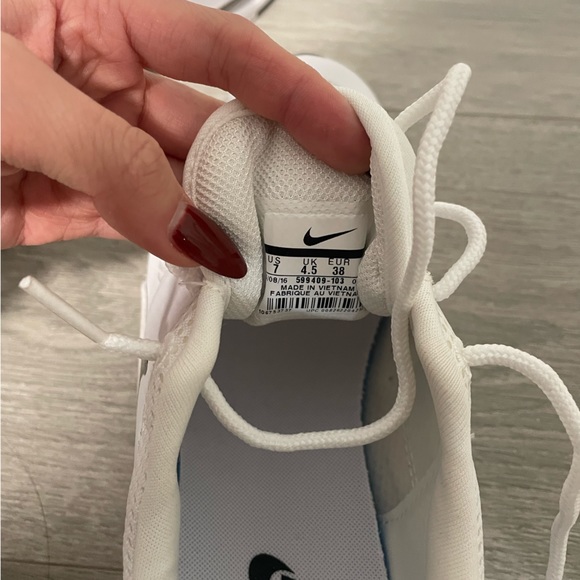 SOLD - Nike Women’s White Trainers - Picture 5 of 5